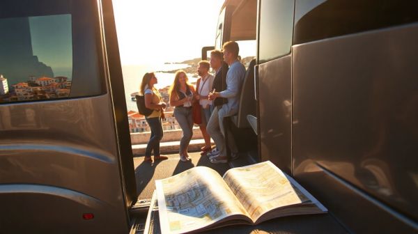 Guide complet pour louer un minibus à Marseille en groupe